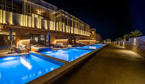 Classic Family Room with Garden View & Private Pool