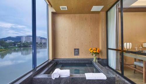 River View King Suite 