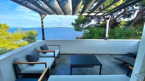 Villa - Beach Front