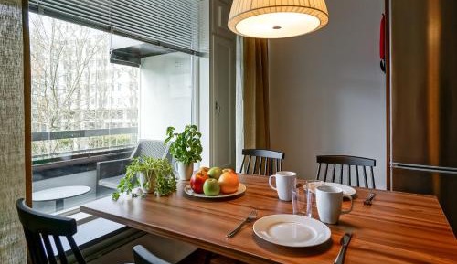 One-Bedroom Apartment with Balcony