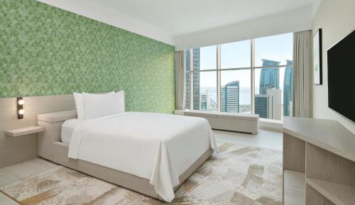Larger Two Bedroom Apartment, 1 King, 1 Queen, City View