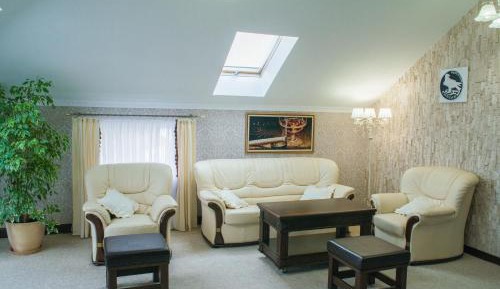 Suite with Lake View