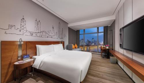 Bay View Deluxe King Room