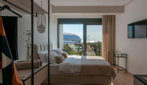 Deluxe Triple Room with Sea View
