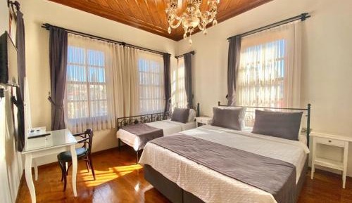 Deluxe Family Room