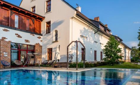 Suite with Garden View