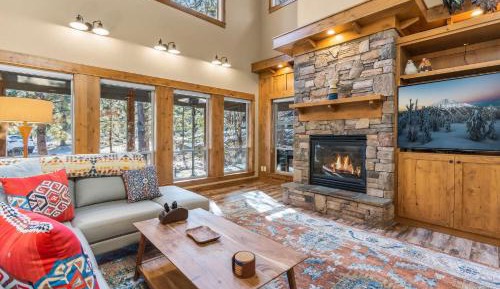 Three-Bedroom Holiday Home 