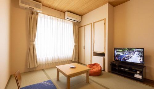 Japanese-Style Small Room