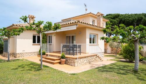 Villa with Garden View