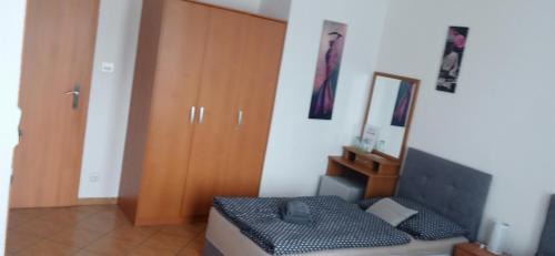 Twin Room with Shower