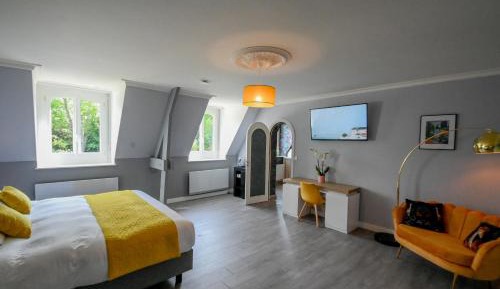 King Room with Pool View