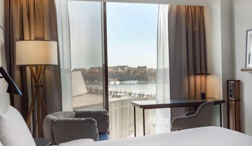 Superior Room with City View