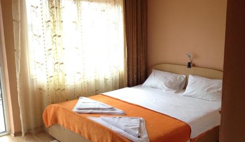Deluxe Two-Bedroom Apartment