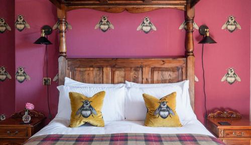Superior King Room with Four Poster Bed
