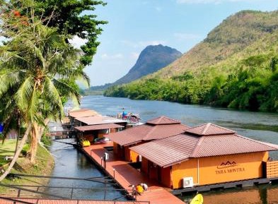 Double or Twin Room with Mountain View