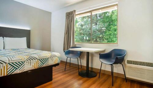 Queen Room - Smoking