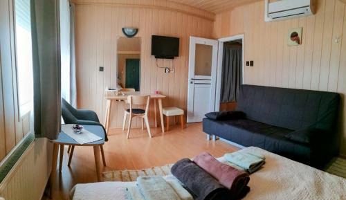 Apartment (4 Adults)