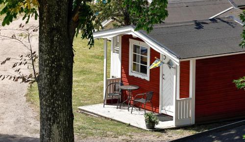 Economy Cottage (4 Adults)