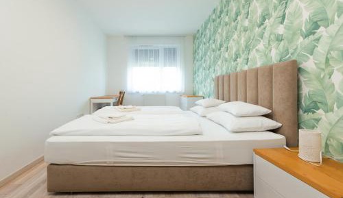Deluxe Two-Bedroom Apartment with Balcony