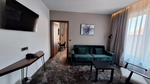 Deluxe Double Room with Extra Bed