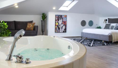 King Suite with Spa Bath