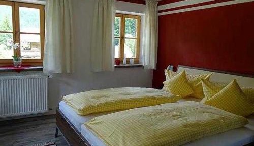 One-Bedroom Apartment with Balcony