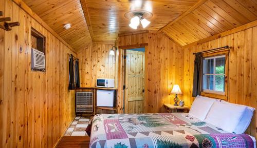 Standard Cabin 1Q or 1K - Up to 2 People