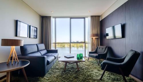 Suite with Lake View