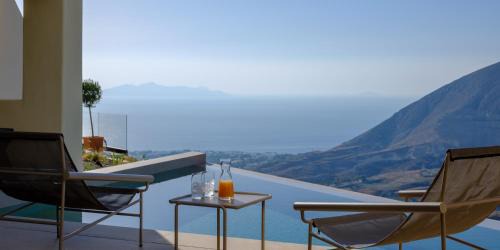  Senior Suite with Heated Pool and Sea View
