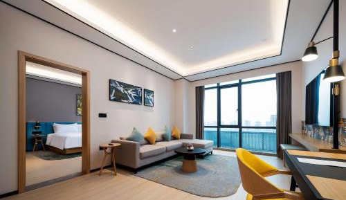 One-Bedroom King Suite