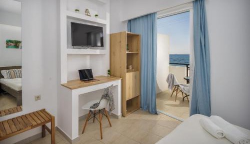 Deluxe Double Room with Balcony and Sea View