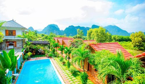 King Room with Pool View