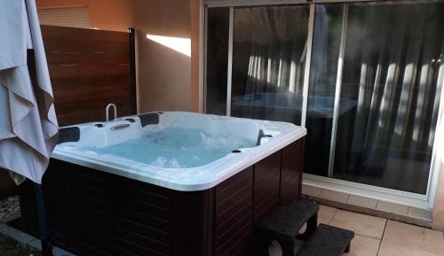 Deluxe Double Room with Shower