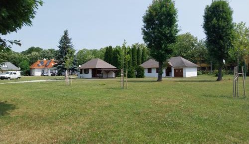 Bungalow with Patio