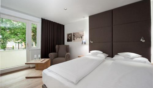 Deluxe Double Room with Park View and Balcony