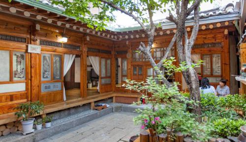 Korean-Style Private Ondol Two Room House with Bathroom