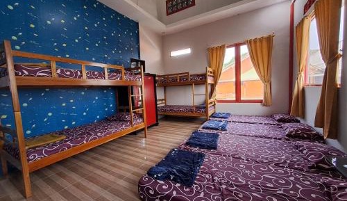 6-Bed Mixed Dormitory Room