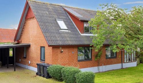 Four-Bedroom Holiday Home