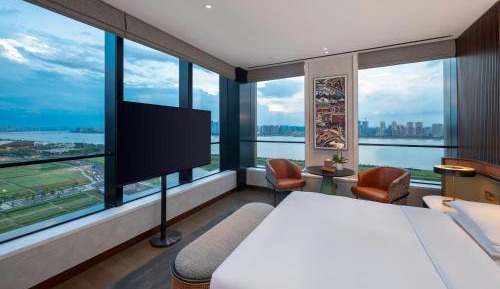 Premium King Room with River View