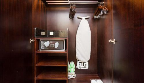 Superior Room with Taj Mahal View and 50% discount on Spa (full body massage) between 11 am to 6 pm 