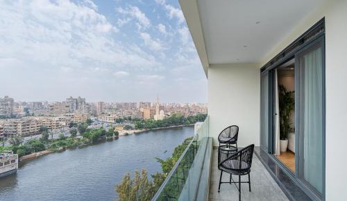 Three-Bedroom Apartment with Lake View