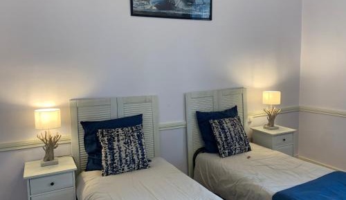 Twin Room with Private External Bathroom