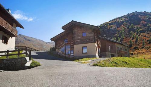 Superior One-Bedroom Apartment