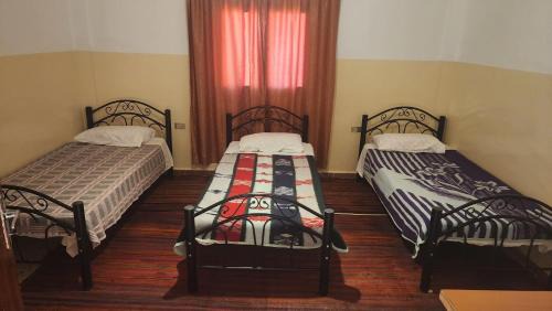 Economy Triple Room with Shared Bathroom