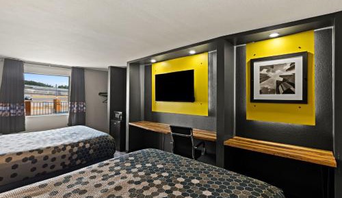 Queen Room with Two Queen Beds - Non-Smoking