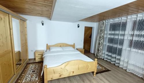 Quadruple Room with Shared Bathroom