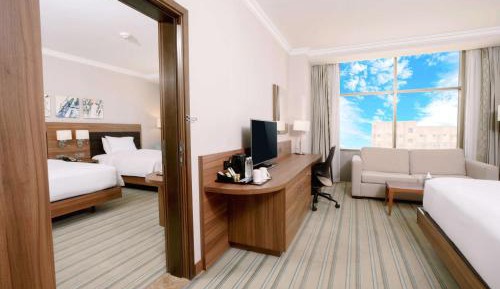 Connecting Family King Room with Two Twin Beds