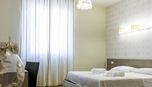 Large Double or Twin Room