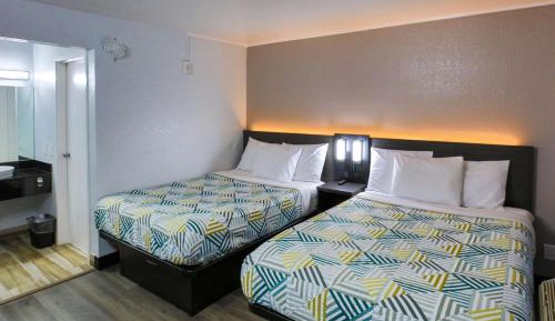 Deluxe Queen Room with Two Queen Beds