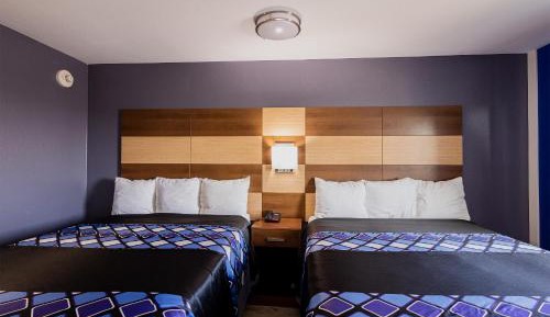 Queen Room with 2 Queen Beds - Non Smoking